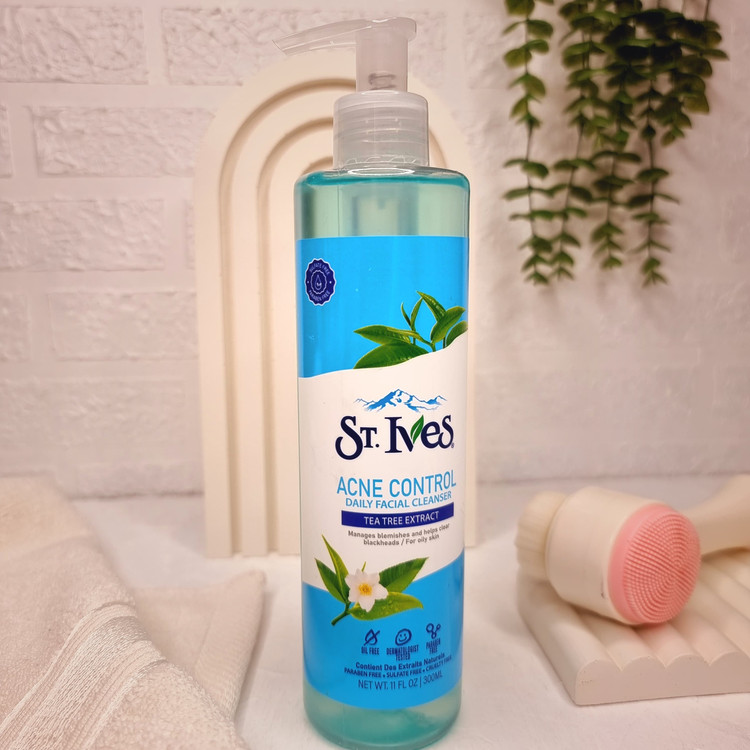 ژل شستشوی صورت st Ives مناسب پوست چرب